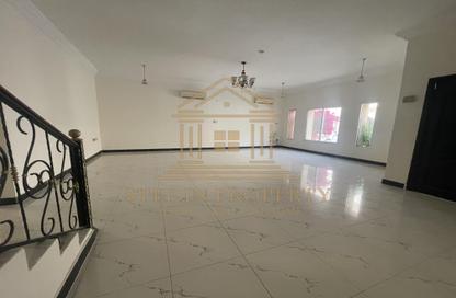 مجمع سكني - 5 غرف نوم - 4 حمامات للايجار في فلل عين خالد - عين خالد - الدوحة