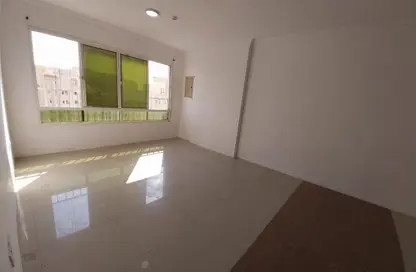 Apartment - 2 Bedrooms - 3 Bathrooms for rent in Bin Dirham 2 - Al Mansoura - Doha