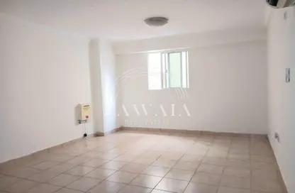 شقة - 3 غرف نوم - 2 حمامات للايجار في شارع السد - السد - الدوحة