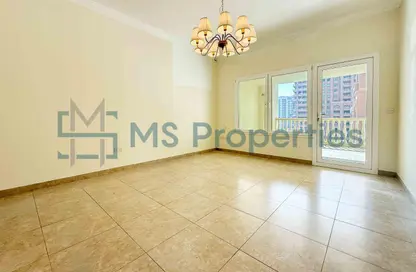 شقة - 2 غرف نوم - 3 حمامات للايجار في طريق بورتو الغربي - بورتو أرابيا - جزيرة اللؤلؤة - الدوحة