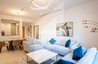 Apartment - 2 Bedrooms - 3 Bathrooms for rent in Floresta Gardens - Floresta Gardens - The Pearl Island - Doha