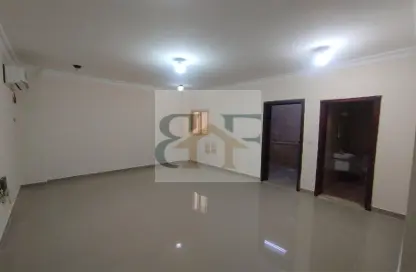Apartment - 1 Bedroom - 1 Bathroom for rent in Umm Ghwailina Comm - Umm Ghuwalina - Umm Ghuwailina - Doha