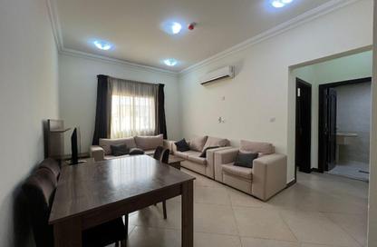 Apartment - 1 Bedroom - 1 Bathroom for rent in Umm Ghwailina Comm - Umm Ghuwalina - Umm Ghuwailina - Doha