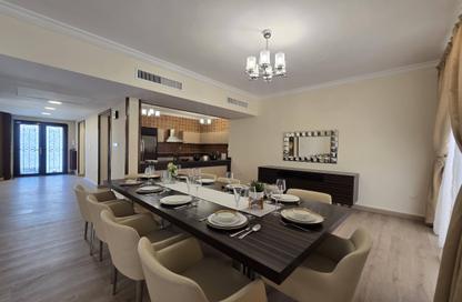 Villa - 4 Bedrooms - 5 Bathrooms for rent in Umm Al Seneem Street - Ain Khaled - Doha