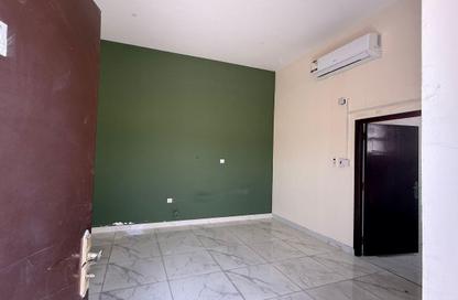 Apartment - Studio - 1 Bathroom for rent in Al Aziziyah - Al Aziziyah - Doha