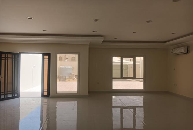 51718977 - Property Image 2