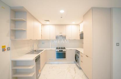 Apartment - 2 Bedrooms - 3 Bathrooms for rent in Marina Tower 23 - Marina District - Lusail