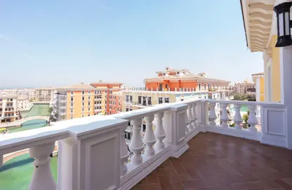 Apartment - 2 Bedrooms - 3 Bathrooms for rent in Carnaval - Qanat Quartier - The Pearl Island - Doha