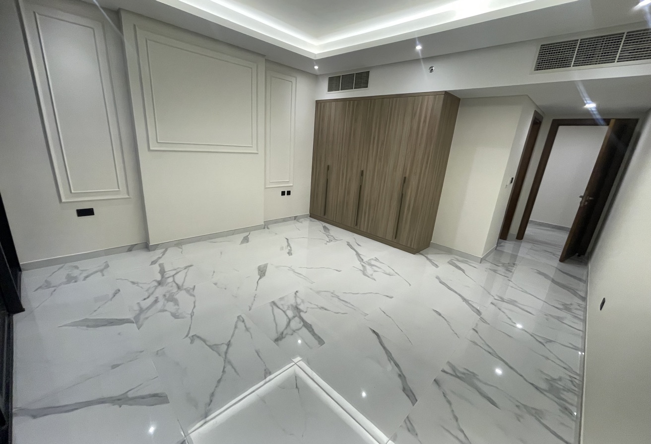 BEAUTIFUL 2 BEDROOM  APARTMENT IN VENICE TOWER thumbnail 5