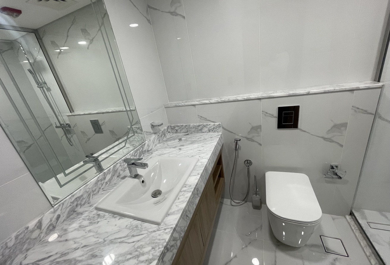 BEAUTIFUL 2 BEDROOM  APARTMENT IN VENICE TOWER thumbnail 8