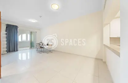 Apartment - 2 Bedrooms - 3 Bathrooms for rent in Viva East - Viva Bahriyah - The Pearl Island - Doha