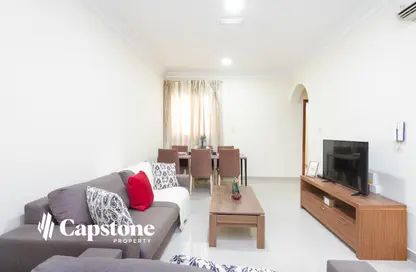 Apartment - 2 Bedrooms - 2 Bathrooms for rent in Bin Omran 28 - Fereej Bin Omran - Doha