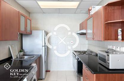 Apartment - 2 Bedrooms - 3 Bathrooms for rent in Zig Zag Tower A - Zig Zag Towers - West Bay - Doha
