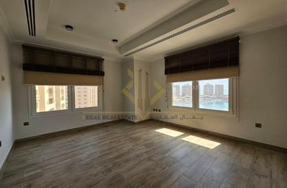 Apartment - 2 Bedrooms - 2 Bathrooms for rent in West Porto Drive - Porto Arabia - The Pearl Island - Doha