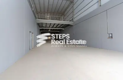 Warehouse - Studio - 1 Bathroom for rent in Industrial Area 4 - Industrial Area - Industrial Area - Doha
