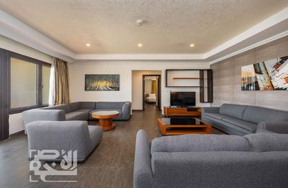 Apartment - 2 Bedrooms - 2 Bathrooms for rent in Regency Pearl 2 - Regency Pearl 2 - The Pearl Island - Doha