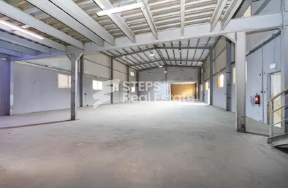 Warehouse - Studio - 4 Bathrooms for rent in Industrial Area 4 - Industrial Area - Industrial Area - Doha