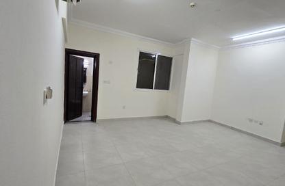 Apartment - 2 - 2 for rent in Umm Ghwailina Comm - Umm Ghuwalina - Umm Ghuwailina - Doha