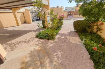 مجمع سكني - 3 غرف نوم - 3 حمامات للايجار في شارع الحضارة - الثمامة - الدوحة