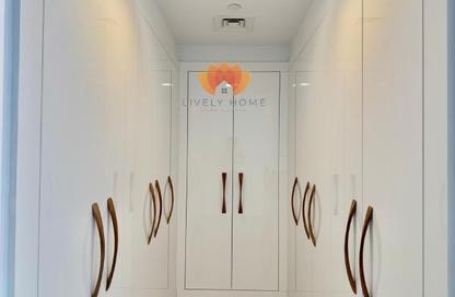 Apartment - 2 Bedrooms - 4 Bathrooms for rent in Viva West - Viva Bahriyah - The Pearl Island - Doha