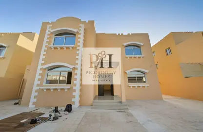 فيلا - 5 غرف نوم - 5 حمامات للايجار في طريق مسيمير - أبو هامور - الدوحة