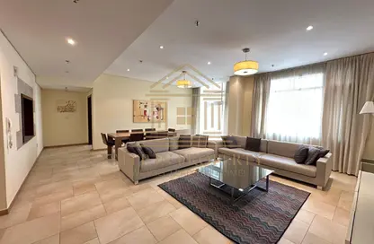 Apartment - 3 Bedrooms - 5 Bathrooms for rent in Anas Street - Fereej Bin Mahmoud North - Fereej Bin Mahmoud - Doha