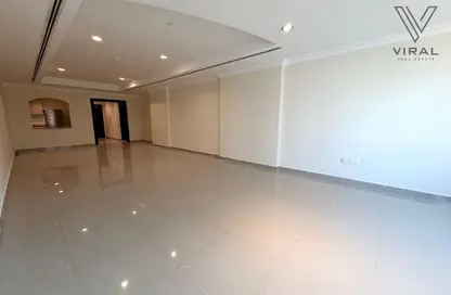 Apartment - 2 Bedrooms - 2 Bathrooms for rent in Tower 24 - Porto Arabia - The Pearl Island - Doha