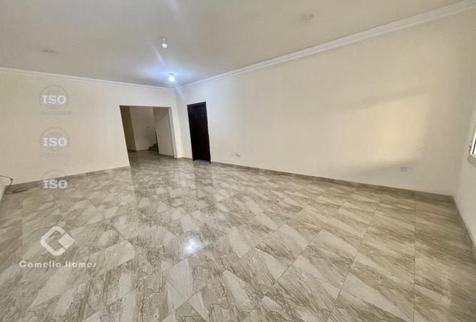 54102660 - Property Image 2