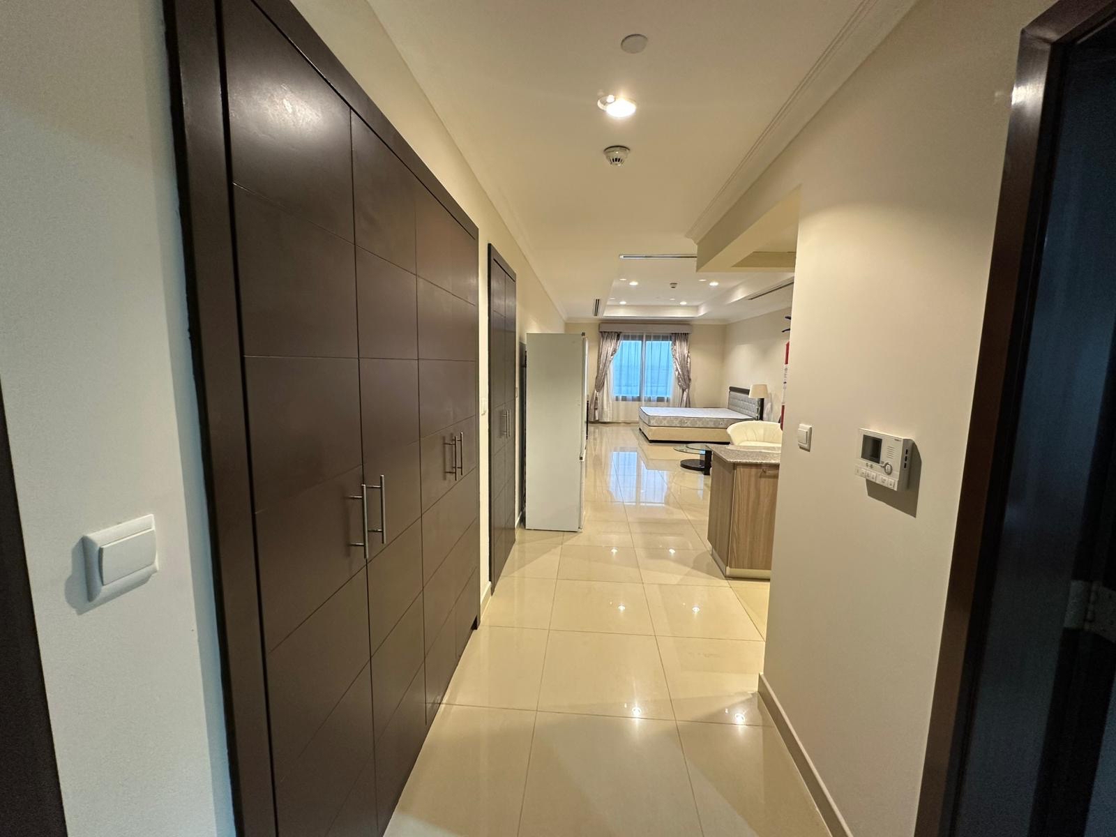 BEST DEAL FULLY SEE VEIW STUDIO WITH FURNITURE thumbnail 2