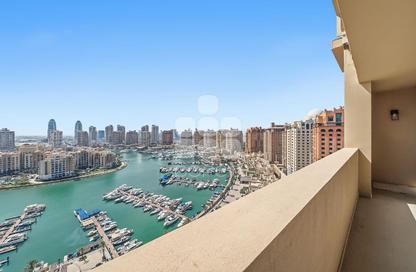 Apartment - 3 Bedrooms - 4 Bathrooms for rent in Tower 22 - Porto Arabia - The Pearl Island - Doha