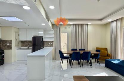 Apartment - 2 Bedrooms - 3 Bathrooms for rent in City Avenue Building C - City Avenue - Al Erkyah City - Lusail