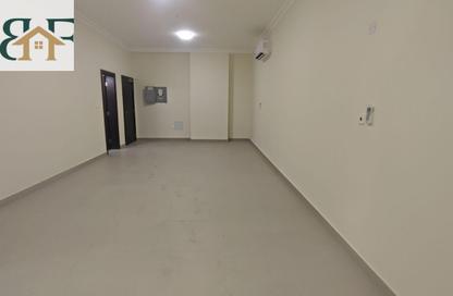 Apartment - 3 Bedrooms - 3 Bathrooms for rent in Fereej Bin Mahmoud North - Fereej Bin Mahmoud - Doha Apartment - 3 Bedrooms - 3 Bathrooms for rent in Fereej Bin Mahmoud North - Fereej Bin Mahmoud - Doha