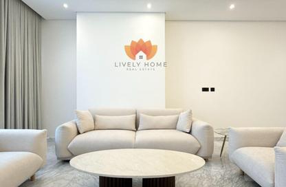 Apartment - 2 Bedrooms - 3 Bathrooms for rent in Marina Tower 02 - Marina District - Lusail