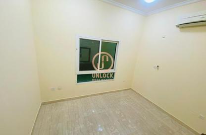 مجمع سكني - 5 غرف نوم - 4 حمامات للايجار في القرية الشرقية - العزيزية - العزيزية - الدوحة مجمع سكني - 5 غرف نوم - 4 حمامات للايجار في القرية الشرقية - العزيزية - العزيزية - الدوحة