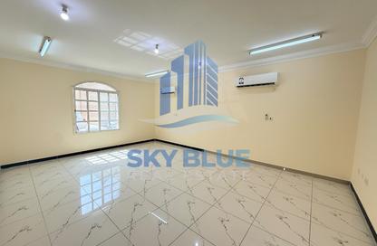 Villa - 5 - 4 for rent in Wadi Al Shaheeniya Street - Ain Khaled - Doha