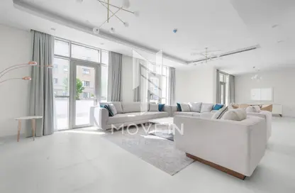 شقة - 3 غرف نوم - 4 حمامات للايجار في شارع النصر - النصر - الدوحة