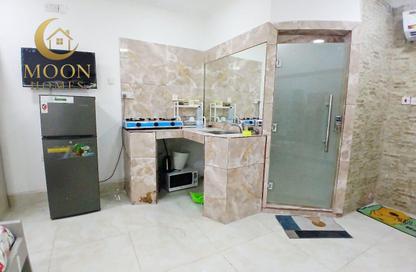 Apartment - Studio - 1 Bathroom for rent in Umm Ghuwailina 4 - Umm Ghuwailina - Doha