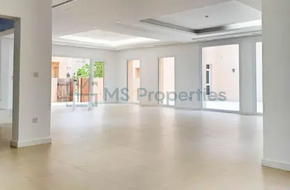 Villa - 4 Bedrooms - 5 Bathrooms for rent in West Bay Lagoon Villas - West Bay Lagoon - West Bay Lagoon - Doha