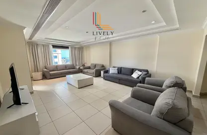 Apartment - 1 Bedroom - 2 Bathrooms for rent in East Porto Drive - Porto Arabia - The Pearl Island - Doha Apartment - 1 Bedroom - 2 Bathrooms for rent in East Porto Drive - Porto Arabia - The Pearl Island - Doha