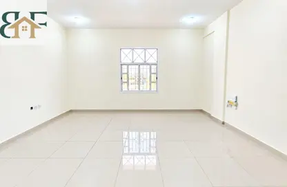 Apartment - 2 Bedrooms - 2 Bathrooms for rent in Doha Al Jadeed - Doha