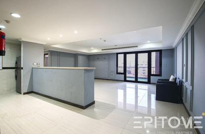 Apartment - 2 Bedrooms - 3 Bathrooms for rent in Porto Arabia - The Pearl Island - Doha