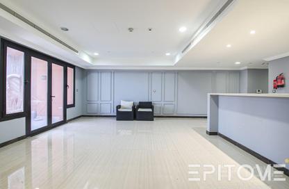 Apartment - 2 Bedrooms - 3 Bathrooms for rent in Porto Arabia - The Pearl Island - Doha