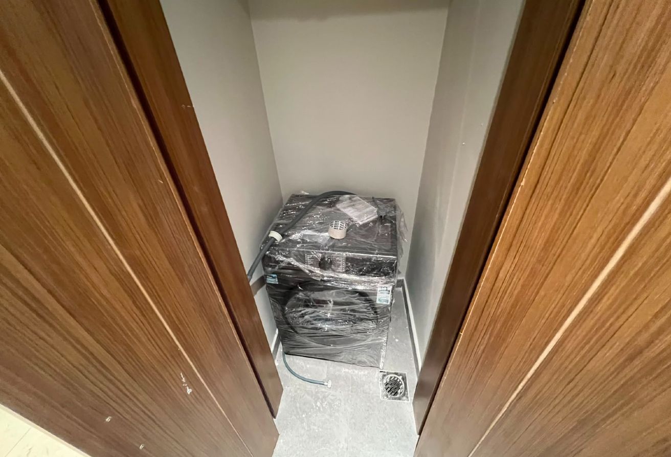 BIGGEST STUDIO | FLEX 1 BED | BRAND NEW | VENDOME thumbnail 7