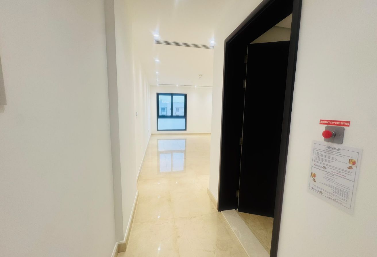 Brand new 2 BHK I UF I EXL I Pool & Gym I Foxhill thumbnail 11