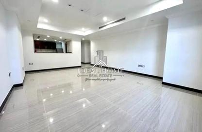 Apartment - 2 Bedrooms - 3 Bathrooms for rent in West Porto Drive - Porto Arabia - The Pearl Island - Doha