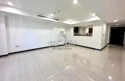 Apartment - 2 Bedrooms - 3 Bathrooms for rent in West Porto Drive - Porto Arabia - The Pearl Island - Doha