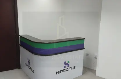 مساحات مكتبية - غرفة نوم - 1 حمام للايجار في مبنى رمادا التجاري - شارع الروابي - المنتزه - الدوحة