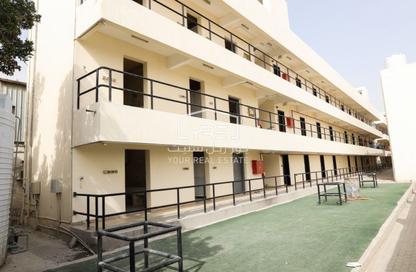 Labor Camp - Studio - 7+ Bathrooms for rent in Industrial Area 2 - Industrial Area - Industrial Area - Doha