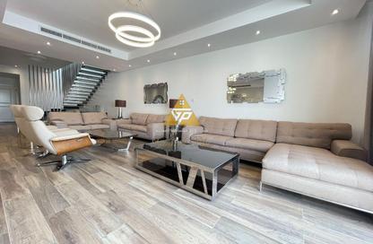 Villa - 4 - 5 for rent in Les Maisons Blanches - Lusail