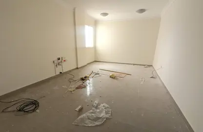 Apartment - 2 Bedrooms - 2 Bathrooms for rent in Umm Ghuwailina 4 - Umm Ghuwailina - Doha